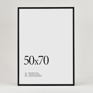 Poster i svart ram i standardstorlek 50x70
